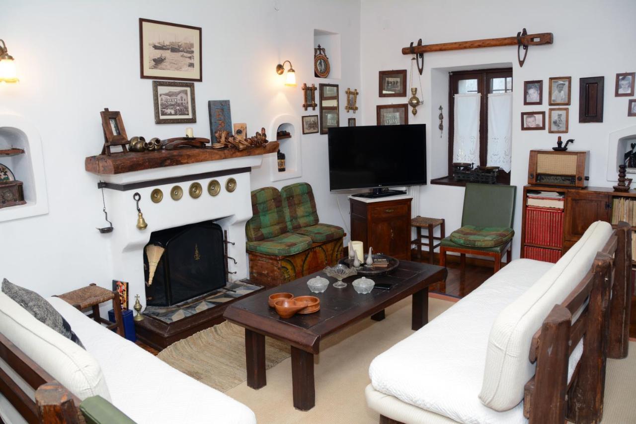 Giorgos' & Noula'S Cottage In Desfina Village- Near Delphi المظهر الخارجي الصورة